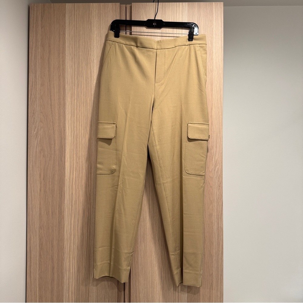 NWT Banana Republic Tan Cargo Pants - Size 10